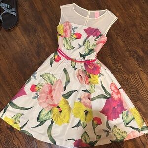Ted Baker new w/otags Floral Sleeveless Dress with Pink Belt..size O in England